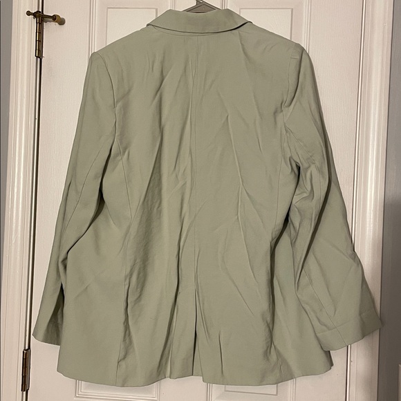 Mint Green Blazer - Picture 3 of 3